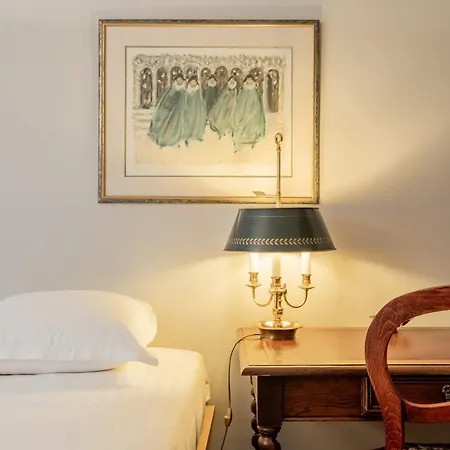 Veeve - Triumphant Design *