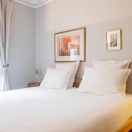 Apartment Veeve - Triumphant Design