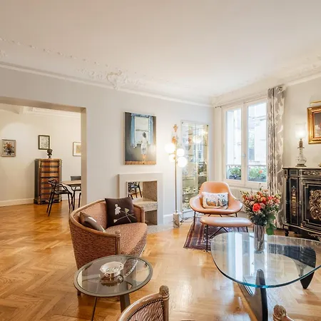 Veeve - Triumphant Design Paris