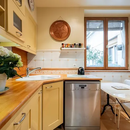 Veeve - Triumphant Design Daire