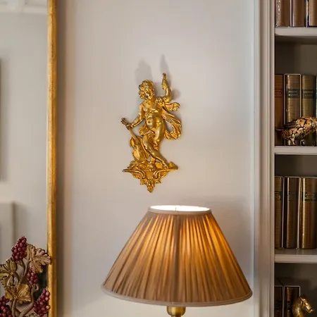 Veeve - Triumphant Design Paris